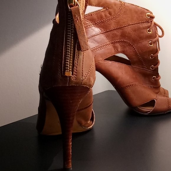 Shoes - Picture 2 of 2